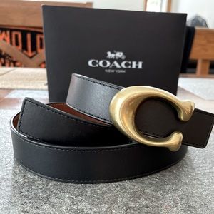Signature Buckle Reversible Belt, Blk/Saddle/Brass, Size Small.
